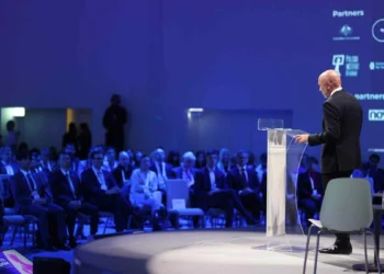 Konferenca e fundit që inkurajon përballjen me regjimet autoritare