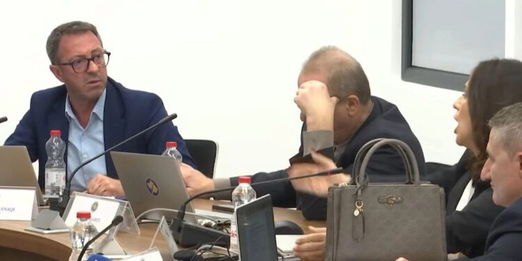 Konflikt i ashpër mes Krasniqit nga VV dhe Labanit nga Lista Serbe: ‘Terroristë dhe kriminelë’