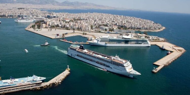 “Konflikti amerikan-kinez për portet e Greqisë: Pekini reagon ndaj ambasadores amerikane, akuzon për dëmtimin e bashkëpunimit ekonomik.”