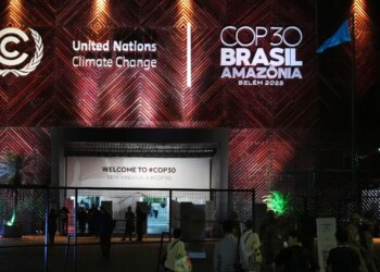 Kongresi për klimën në Brazil miraton marrëveshjen vullnetar për uljen e përdorimit të karburanteve fosile.