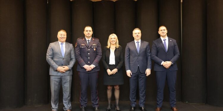 Krimi Ndërkufitar dhe Emigrimi Ilegal: Task Forca Rajonale për Luftimin e Migracionit të Paligjshëm Takohet në Tiranë.