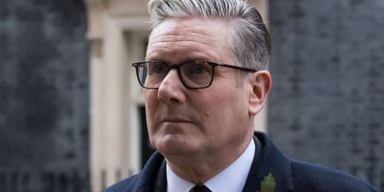 Kriza në Partinë Laburiste britanike: "Starmer do të qëndrojë," thonë aleatët, "do të luftojë çdo përpjekje për ta zëvendësuar."