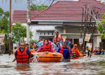 Krizë në Azi: 600 të vdekur dhe mijëra të zhdukur nga përmbytjet e tmerrshme