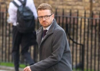 Krizë në Partinë Laburiste në Britani: Ministrat kërkojnë heqjen e shefit të stafit të Starmer pas konfliktit me sekretarin e Shëndetësisë