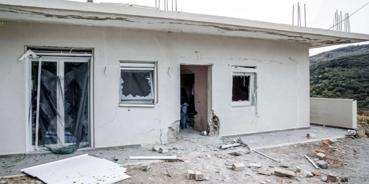 “Ku është dhurata? Nuk e di nëse do të mbijetoj” / 3 të vdekur dhe mbi 10 të plagosur, si dështoi përpjekja për faljen e gjaqeve dhe u shndërrua në një arenë lufte në Kretë.