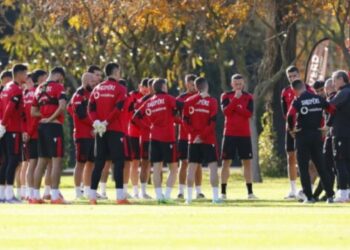 Kuqezinjtë përballen me një sfidë të vështirë ndaj Andorrës, ekspertët parashikojnë një fitore të ngushtë 0-1.