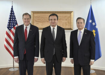 Kurti takon dy kongresmenë amerikanë, diskutohet për forcimin e bashkëpunimit në mbrojtje.