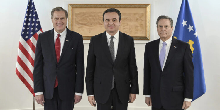 Kurti takon dy kongresmenë amerikanë, diskutohet për forcimin e bashkëpunimit në mbrojtje.