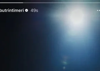 Kush është vajza që shfaqet në prehërin e Butrinit Imerit? Pozita e tyre krijon reagime te fansat.