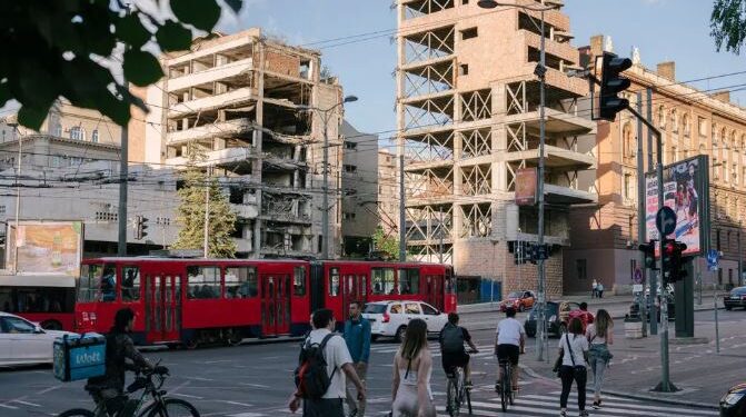 Kushner në Serbi: Ligjvënësit serbë miratojnë ndërtimin e hotelit luksoz të Trump në vendin e bombardimeve historike, sipas NYT.