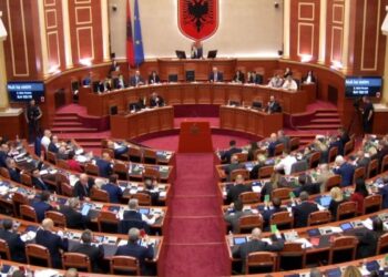 LAJM I FUNDIT: Miratohet në Kuvend projektligji për barazinë gjinore, 77 vota për dhe 36 kundër