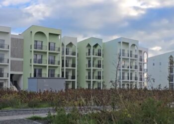 Lagjja e re në Spitallë nuk është ende e banuar, 996 apartamente do të ofrojnë strehim për mbi 4 mijë të pastrehë nga tërmeti.