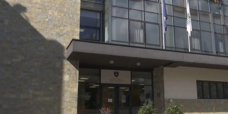 Lista Serbe tërhiqet, ftesat për inaugurimin e kuvendeve komunale dërgohen nga “Republika e Kosovës”