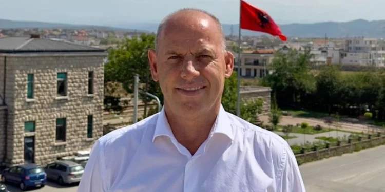 Lladrovci tregon mbështetje për dorëheqjen e Krasniqit: Lider i PDK-së do të thotë të jesh bashkues.