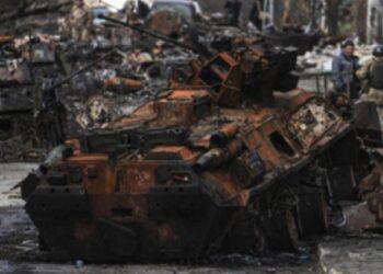 Makina shpërthen pas kontaktit me një minë pranë kufirit Ukrainë-Bjellorus, 5 të vdekur dhe 2 të plagosur.