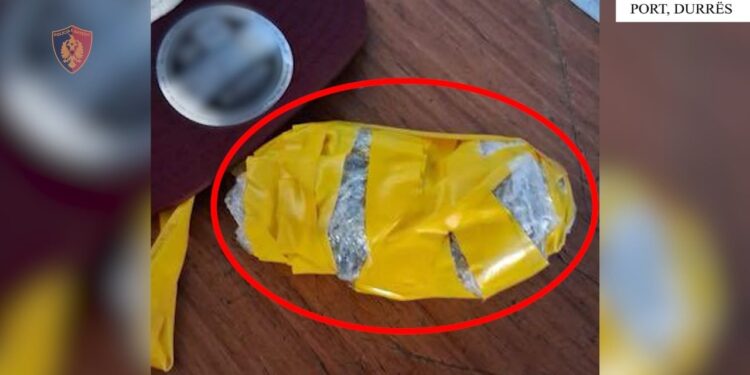 Marinari i tragetit Durrës-Ankona arrestohet me drogë në bagazh