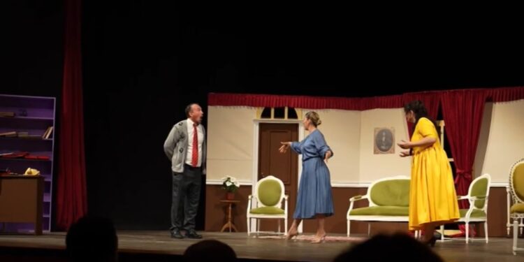 "Martesa me një të huaj" / Komedia italiane premierë në teatrin "Zihni Sako" në Gjirokastër