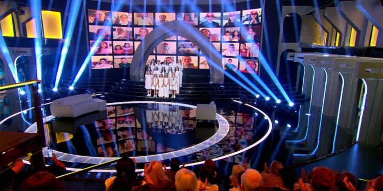 Mbyllja e madhe e “Për Shqiptarët”/ Sonte përfundon programi i ndjenjave të fuqishme që prekën zemrat e shqiptarëve.