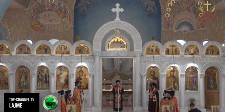 Mesha në nder të flamurit, ceremonitë tradicionale të kishave ortodokse shqiptare