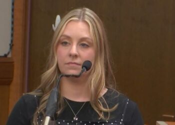 Mësuesja në Shtetet e Bashkuara që u plagos nga një nxënës gjashtëvjeçar merr një kompensim prej 10 milion dollarësh.