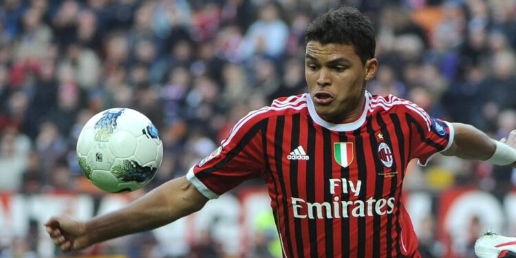 Milan i afrrohet një rikthimi të paharrueshëm? Thiago Silva mund të rikthehet te kuqezinjtë pas 13 vitesh.
