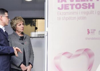 Ministerja e Kancerit: Pjesëmarrja në takim me Trupat e Këmbësorisë së Veriut për Të Ndërgjegjësuar Popullatën/Sala: Mbrojtja e shëndetit të qytetarëve është një mision i përbashkët.