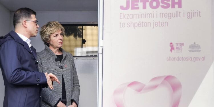 Ministerja e Kancerit: Pjesëmarrja në takim me Trupat e Këmbësorisë së Veriut për Të Ndërgjegjësuar Popullatën/Sala: Mbrojtja e shëndetit të qytetarëve është një mision i përbashkët.