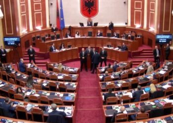 Ministria më e ndyrë: Balliu akuzon, Balluku kthehet me një përgjigje të ashpër, Garda ndërhyn
