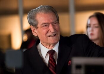 Miratimi i ligjit për barazinë gjinore, Berisha nga “Foltorja 2”: Premtojmë se nuk do ta pranojmë kurrë