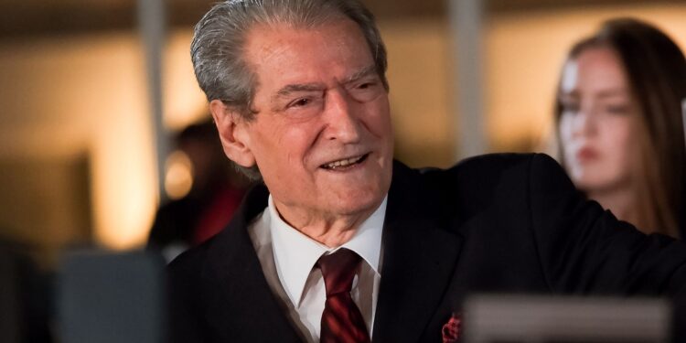 Miratimi i ligjit për barazinë gjinore, Berisha nga “Foltorja 2”: Premtojmë se nuk do ta pranojmë kurrë