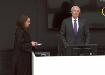 Mishetiq: Clarku do të vërtetojë se Thaçi ka qenë një figurë politike pa përgjegjësi mbi ushtarin.