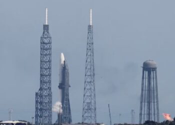 Misioni historik në Mars: Shtyhet testi i parë i rëndësishëm për raketën New Glenn të Jeff Bezos për shkak të kushteve atmosferike.