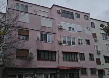 Mot i keq shkakton prishje të energjisë elektrike në Kukës, si dhe rënie gurësh e dherash në disa aksese rrugore.