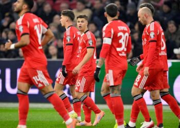 Mourinho siguron fitoren e tij të parë në Champions me Benficën, Galatasaray befason në Stamboll nga ekipi belg.