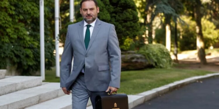 “Mund të shpëtojë”/ Gjykata Supreme e Spanjës vendos që ish-ministri të mbetet në paraburgim pas akuzave për korrupsion, përballë një dënimi prej 24 vitesh.