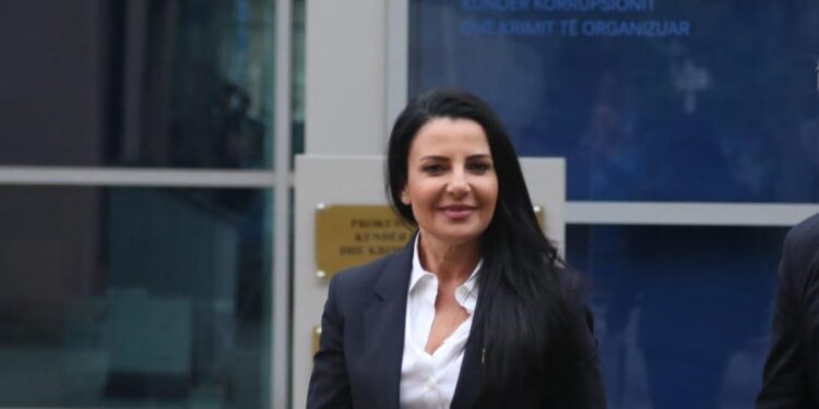 NJOFTIM ZYRTAR NGA SPAK RRETH BELINDA BALLUKUT