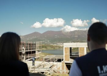 "Ndërtimet ilegale do të shkatërrohen" / Mesazhi i ministres së Brendshme: Sanksione edhe për zyrtarët që abuzojnë.