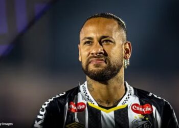 Neymar, heroik; luan dhe shënon me gjurin e lënduar për të shpëtuar Santosin (VIDEO)