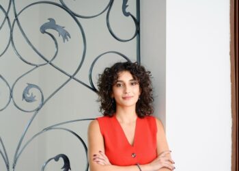 Nga Tirana në Londër: Një udhëtim nga jurisprudenca në art dhe inovacion me Lisja Tërshanën!