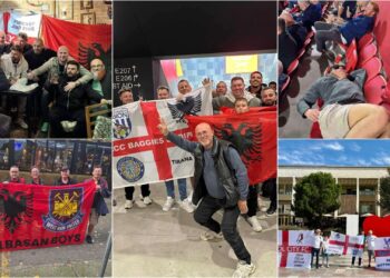 Nga festat në sheshet e Tiranës deri te gjumi në shkallët e stadiumit: Si tifozët e shndërruan ndeshjen Shqipëri-Angli në një spektakël të paharrueshëm.