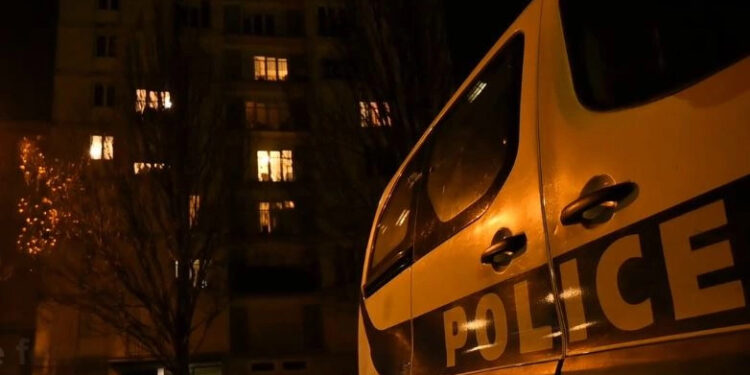 Një çift shqiptar gjendet i pajetë në Francë, dyshohet se bashkëshorti ka kryer vrasjen e gruas.