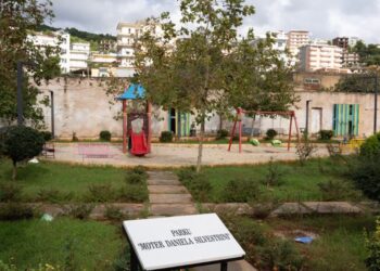 Një humaniste në Sarandë: Parku i fëmijëve në lagjen “Kodër” emërtohet pas Motër Daniela Silvestrinit