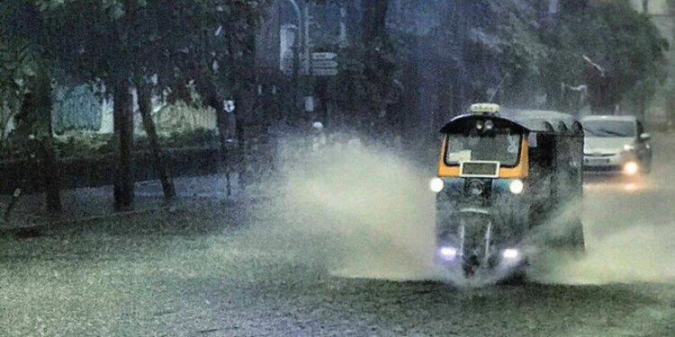 “Një ngjarje e paprecedent në 300 vjet”/ Reshje të shumta shkaktojnë panik në Tajlandë