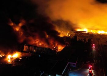 Një seri shpërthimesh ndodhin në një zonë industriale në Buenos Aires, nëntëmbëdhjetë persona të lënduar.
