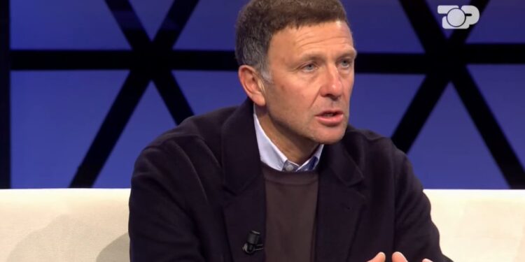 Nuhiu si përfundoi duke iu bashkuar Tiranës, Jupi vlerëson formën e dobët të bardhebluve: Flamurtari ende ka një shpresë