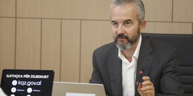 “Numërimi u realizua me sukses nga AI”/ Celibashi pas shpalljes së rezultateve në 5 bashki: Duhet të ketë ndryshime në kodin zgjedhor...