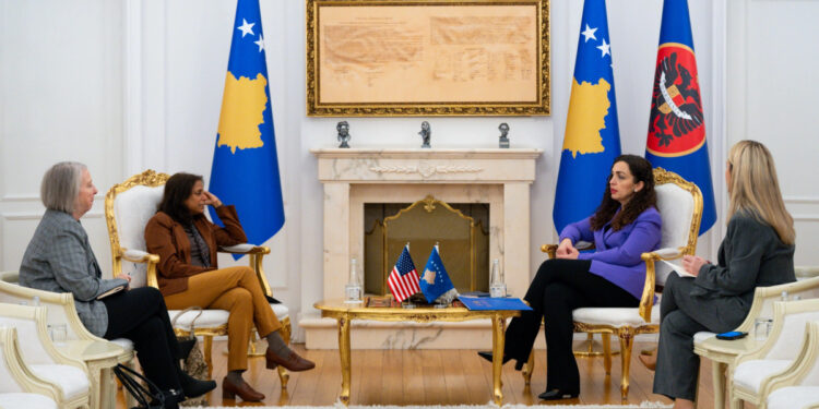 Osmani dhe Prattipati bisedojnë për zgjedhjet e jashtzakonshme