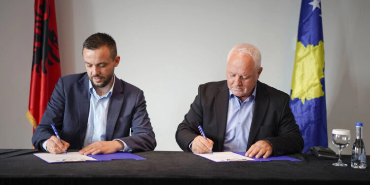 PDK siguron marrëveshje me AAK-në në Mitrovicë