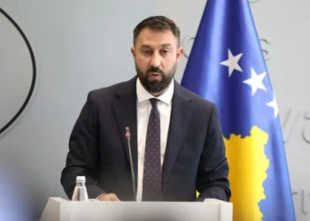 Padia për shpifje e ministirit në detyrë, Elbert Krasniqi, ndaj deputetit Veton Berisha nuk pranohet