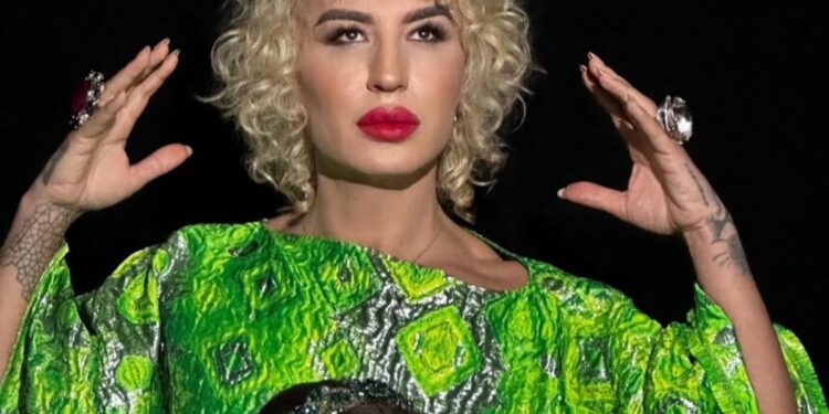 “Parashqevi Simaku në gjendje të keqe”, Elton Ilirjani: Mendon se Inteligjenca Artificiale i ndau me bashkëshortin.